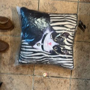 Pillows with cats on it